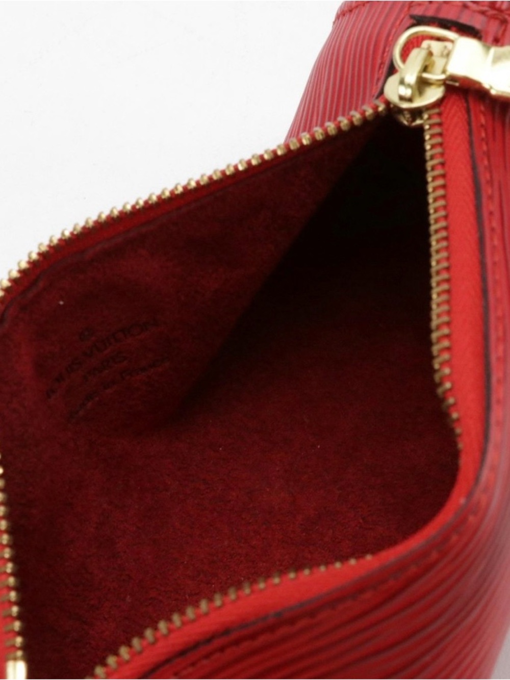 Louis Vuitton Mini Papillon Pochette in Red Epi Leather - Picture 2 of 6